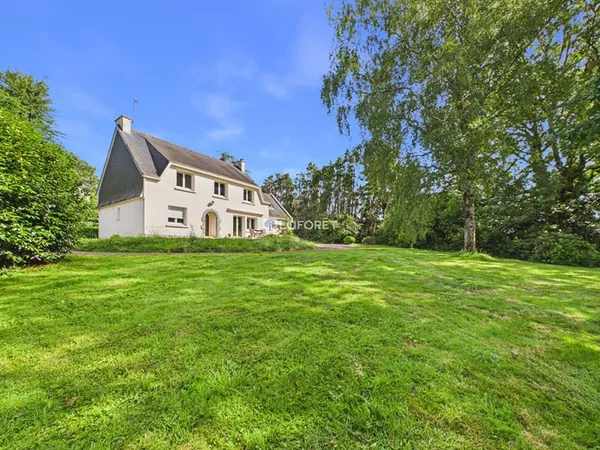Maison Pleyben 9 pièce(s) 201 m2