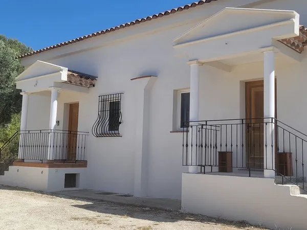 BELLE BATISSE PROVENCALE Avec 2 logements, TRES FORT POTENTIEL, ALLAUCH PROCHE MARSEILLE 12eme TROIS