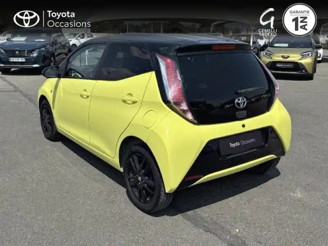 Toyota Aygo 1.0 vvt-i 69ch x-cite 3 jaune fizz 5p — photo 2