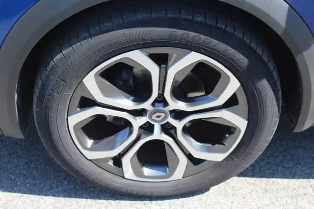 Renault Captur tce 155 edc fap — photo 33