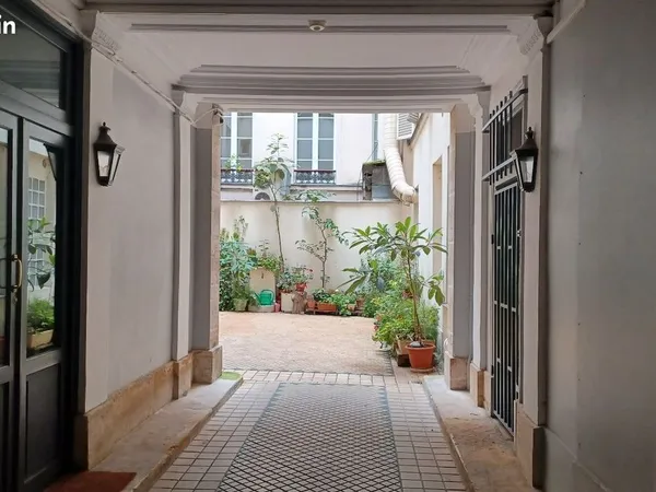 Cave spacieuse 11 m2 à louer 75009 paris
