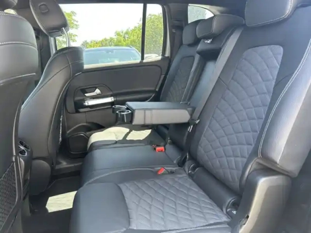Mercedes Glb 200 d business line — photo 19