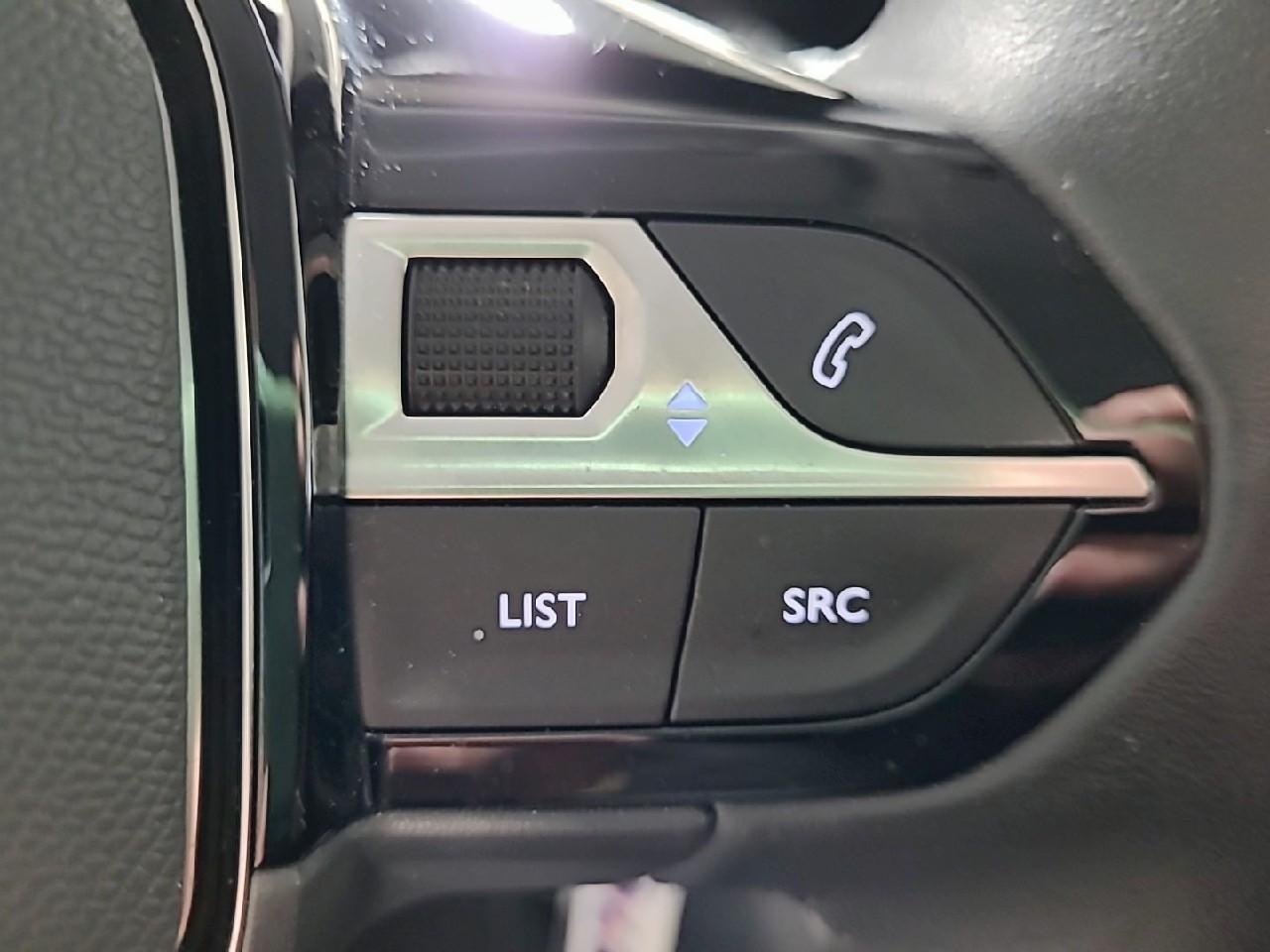 Peugeot 2008 puretech 100 s&s bvm6 active — photo 21