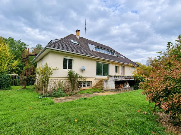 Maison 9 pièces 230 m²