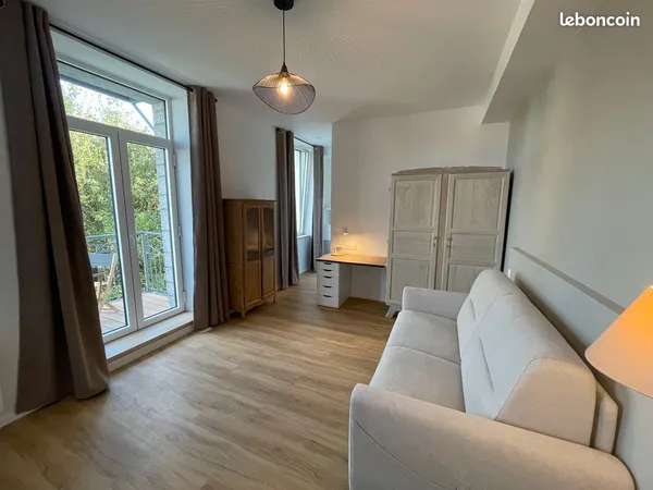 Studio meublé refait à neuf