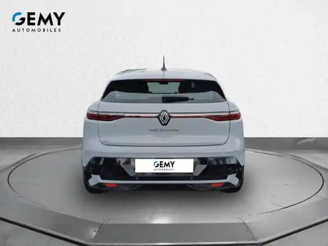 Renault Megane e-tech ev40 130ch standard charge — photo 5
