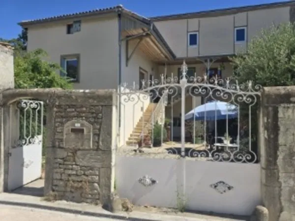 Maison 9 pièces 222 m²