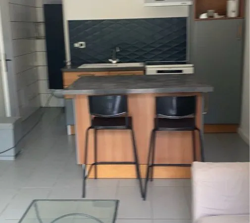 Location d'un studio meublé dans une petite copropriété calme