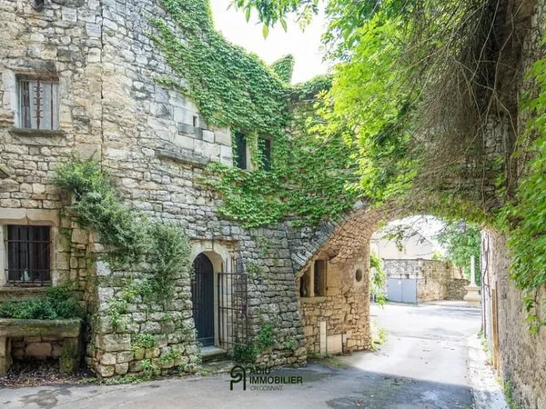 Château 4 pièces 143 m²