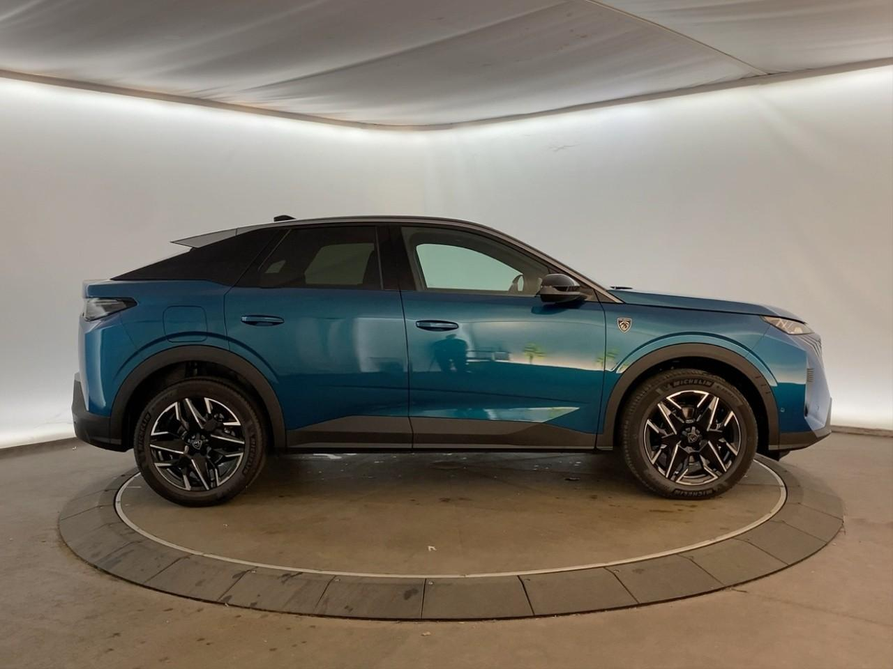 Peugeot 3008 hybrid 145 e-dcs6 gt — photo 4