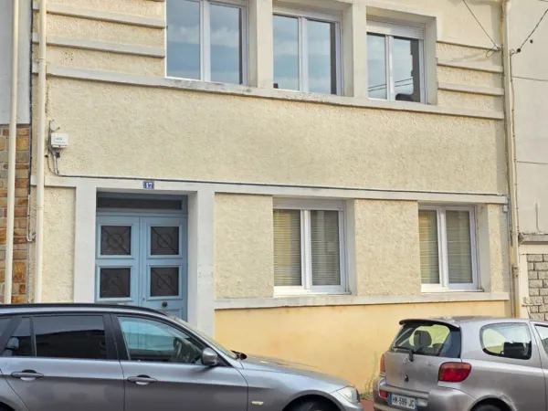 PROCHE MAUVENDIERE - CITE JUDICIAIRE -BUREAUX POUR PROFESSION LIBERALE AVEC POSSIBILITE D'HABITATION