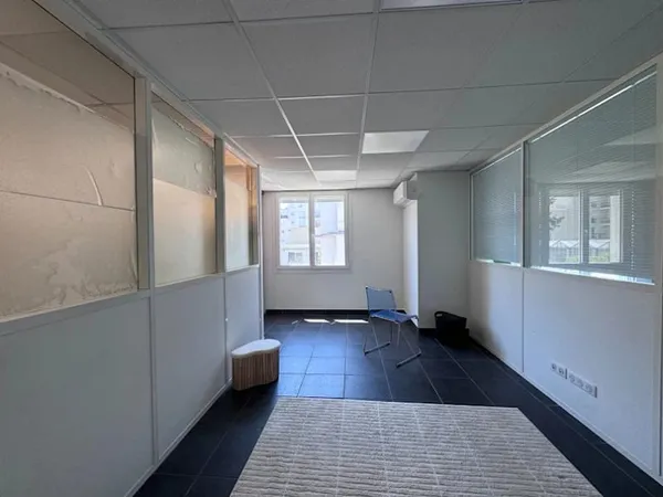 Bureaux 127 m²