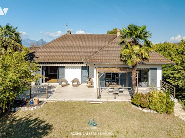 Maison 6 pièces 230 m²