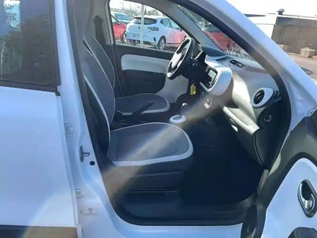 Renault Twingo iii e-tech — photo 82