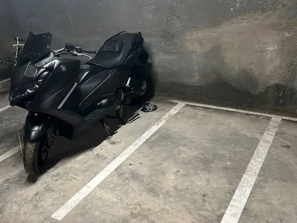 Parking moto