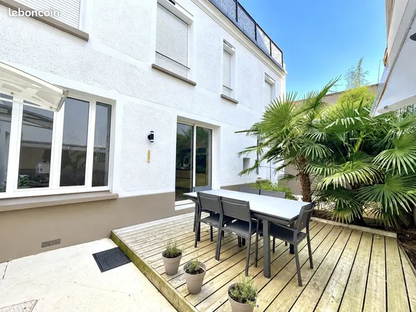 Maison 6 pièces 217 m²
