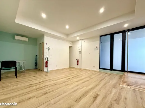 Particulier vends local commercial/professionnel