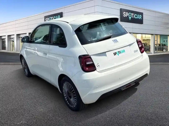 Fiat 500 e 95ch icône berline 23.8 kwh — photo 6