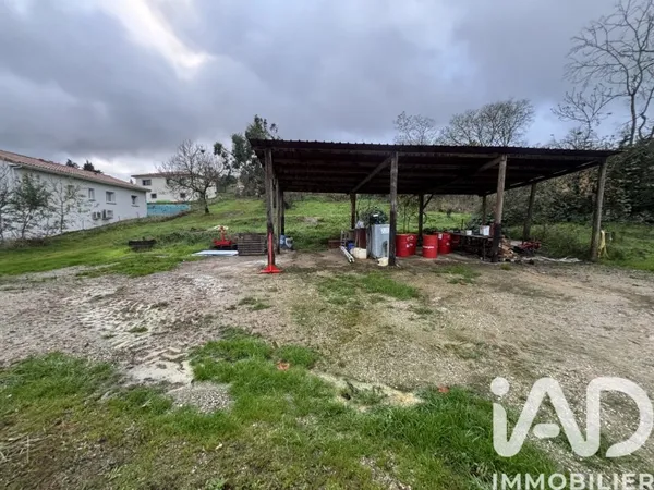 Terrain 653 m²