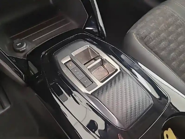 Peugeot 208 puretech 100 s&amp;s eat8 — photo 14