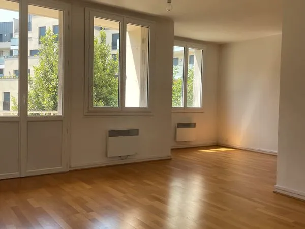 3 chambres quartier COCTEAU - Gare Val d'Or -