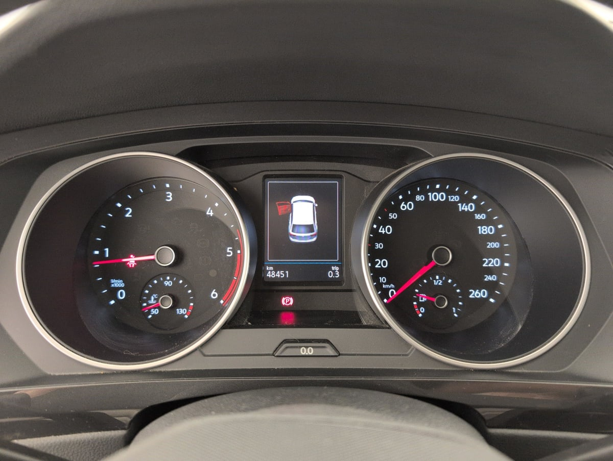 Volkswagen Tiguan — photo 21