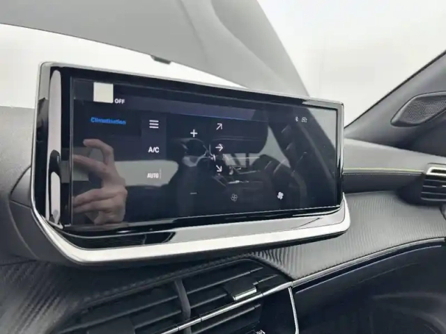 Peugeot 2008 hybrid 145 e-dcs6 — photo 69