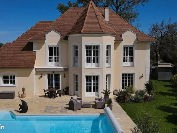 Maison 8 pièces 200 m²