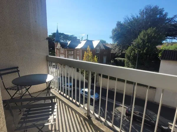 Investissement locatif studio + 2 places de parking dans résidence sécurisée