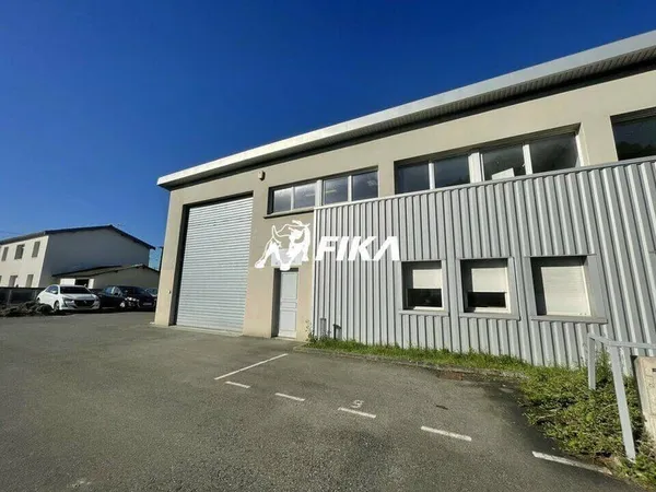 Local d'activité 230 m²