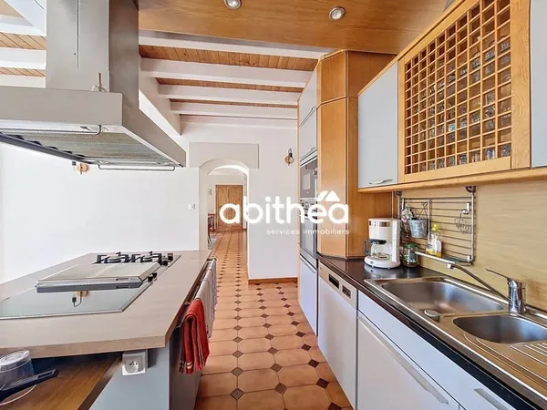 ECHEBRUNE | CHARENTAISE RÉNOVÉE | 4 CHAMBRES | 211m2 HAB | T