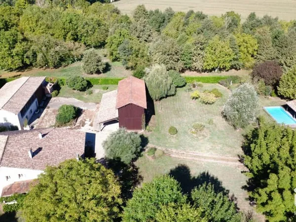 Maison 11 pièces 554 m²
