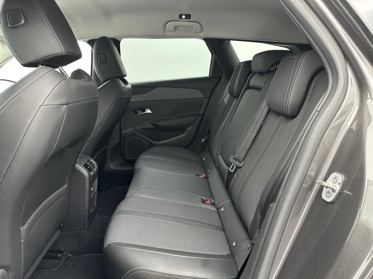 Peugeot 308 sw puretech 130ch s&s bvm6 allure pack — photo 12