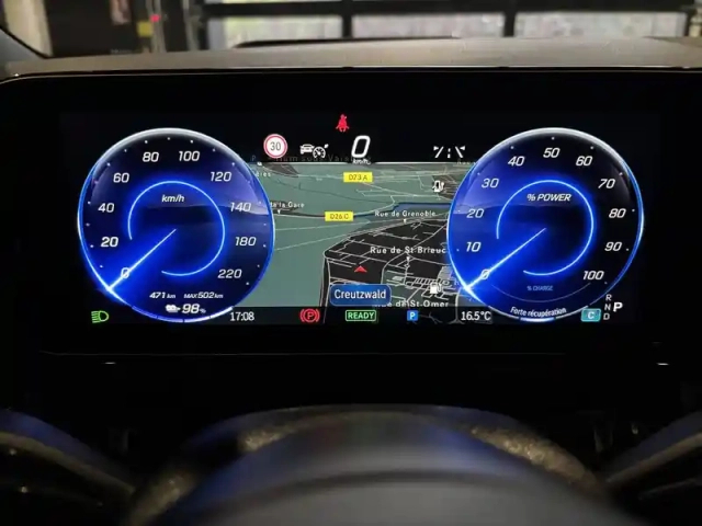 Mercedes Eqa 250+ — photo 9