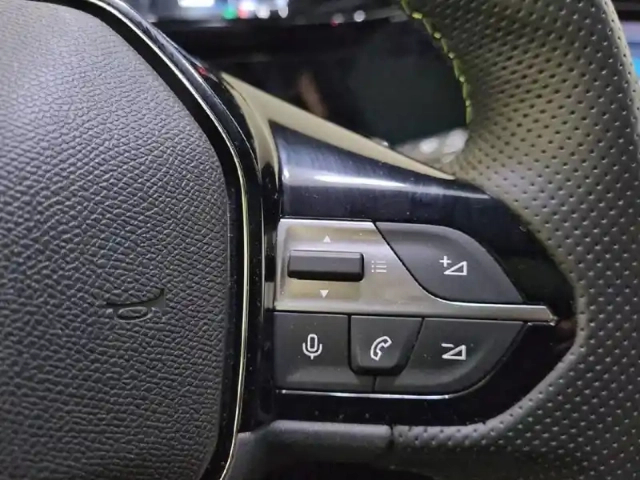 Peugeot 408 phev 225 e-eat8 — photo 30