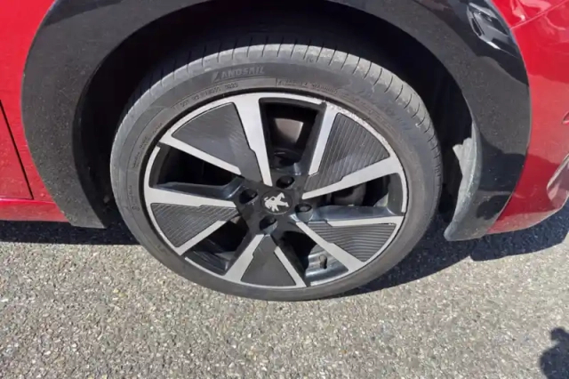 Peugeot 208 electrique 50 kwh 136ch — photo 14