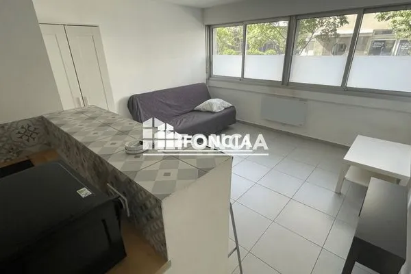 Studio 1 pièce 20 m²