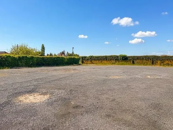 Terrain 630 m²