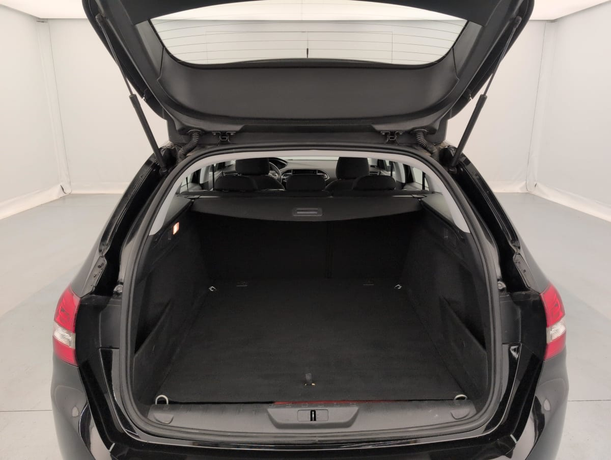 Peugeot 308 SW — photo 11