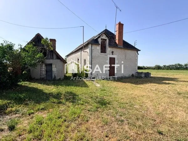 Maison à rénover 61m² avec de nombreuses dépendances sur un terrain de 1 hectar et demi