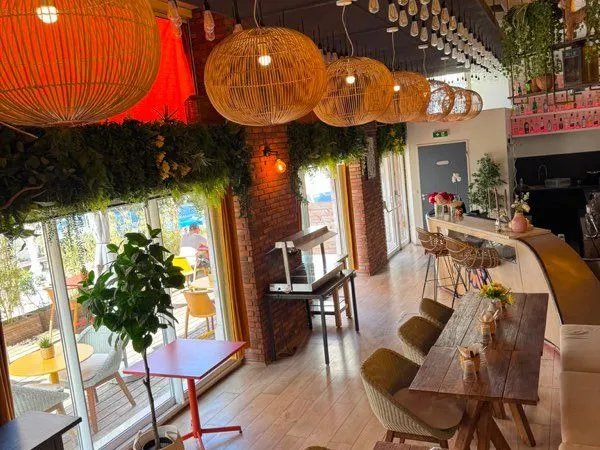 à vendre - fonds de commerce restaurant - hyper-centre de toulon - 220 m² avec terrasse
