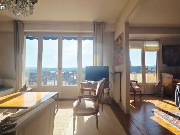 Hyper centre - appartement t3 avec terrasse et parking