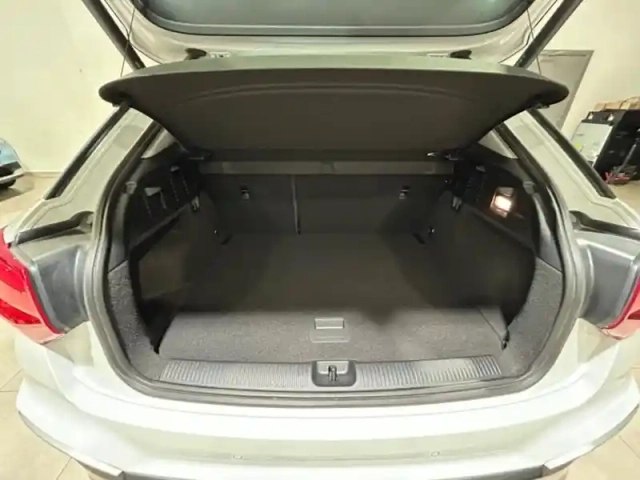 Audi Q2 35 tfsi 150ch design s tronic 7 gps camera — photo 6