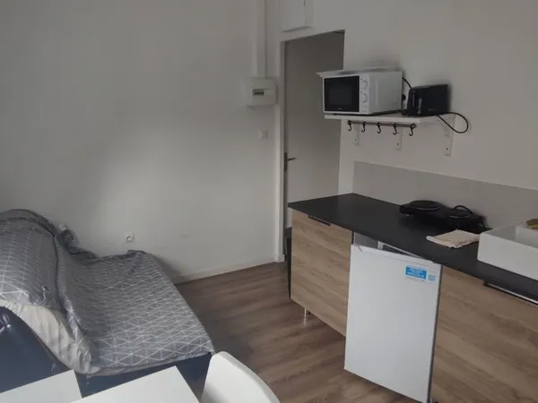 Studio 1 pièce 11 m²