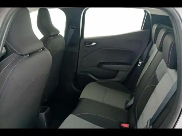 Renault Clio 1.5 blue dci 100ch evolution - 24 — photo 11