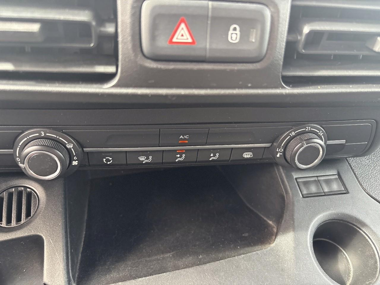 Citroën Berlingo m 650kg bluehdi 100 s&s driver — photo 19
