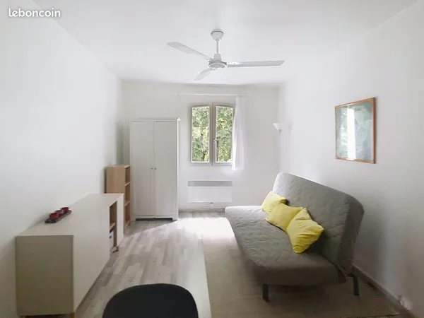 Studio 1 pièce 26 m²