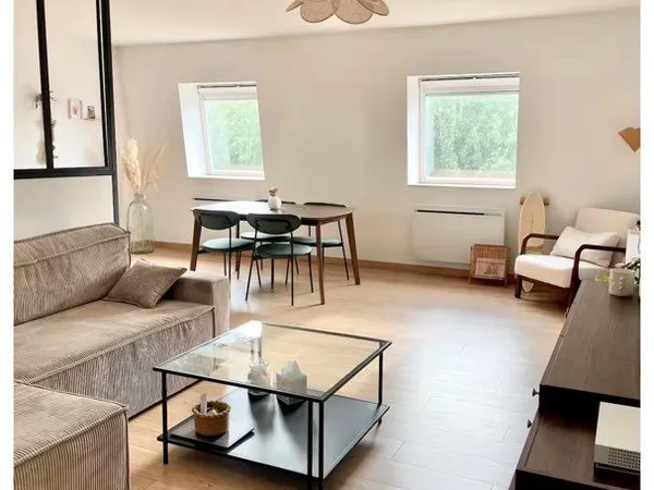 T3 traversant 77m² - Dernier étage - Croix, entre Barbieux et forêt - 249 000