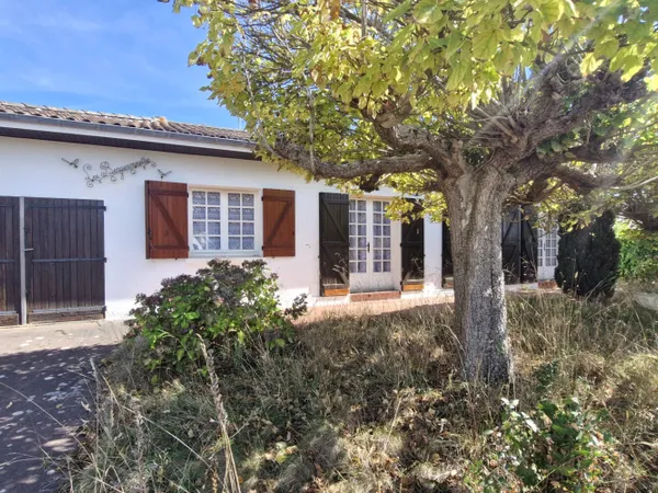 MAISON DE PLAIN-PIED DANS QUARTIER RESIDENTIEL PROCHE BOURG