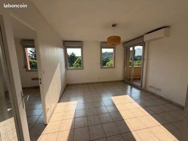 A vendre t2 36m² muret sud/barry-3eme et dernier etage + ascenceur+ loggia 7m2 +clim+fibre + parking
